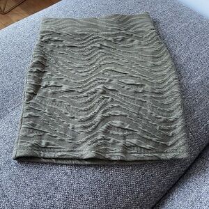 4/$24 🧡 Texture army green bodycon mini skirt